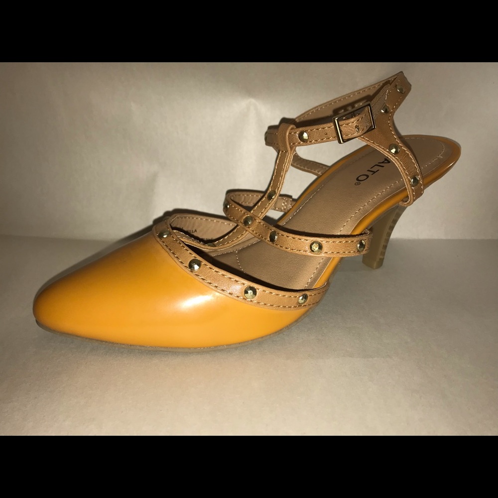Kitten heels/sandals